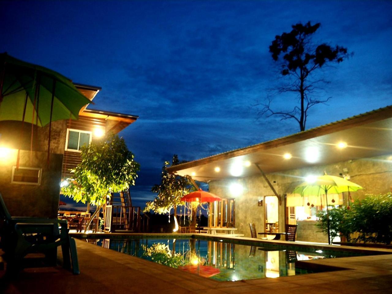 Nawiengkaeriverview Resort Mukdahan Exterior photo