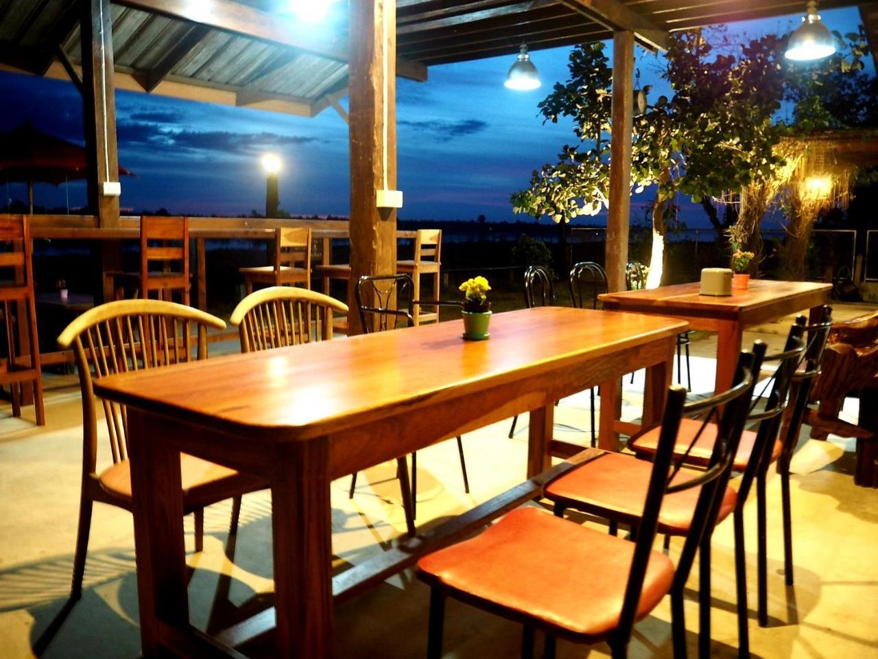 Nawiengkaeriverview Resort Mukdahan Exterior photo