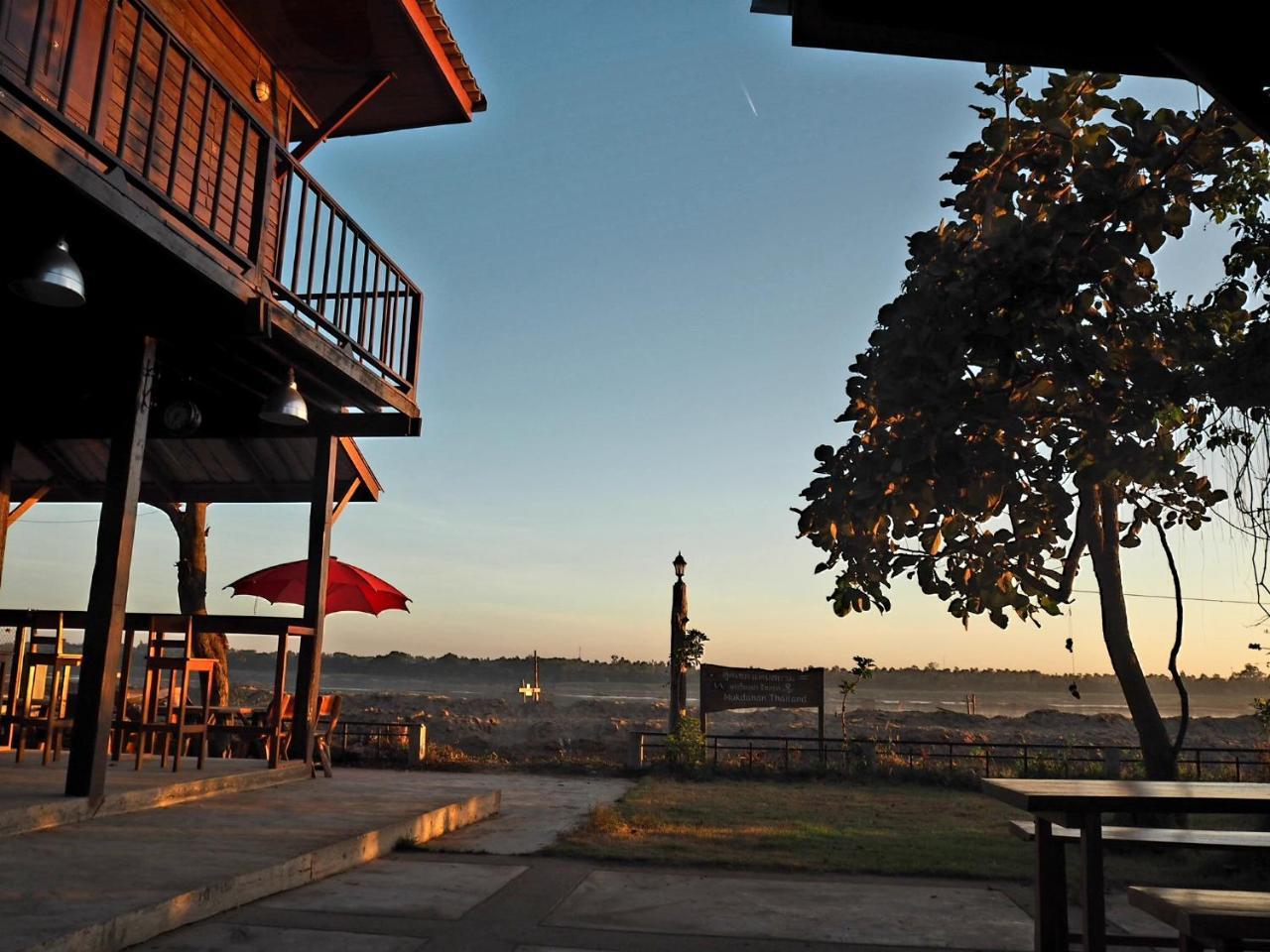 Nawiengkaeriverview Resort Mukdahan Exterior photo
