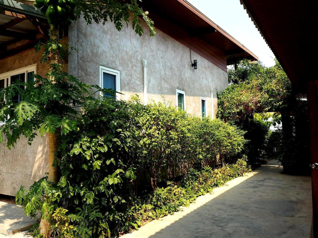 Nawiengkaeriverview Resort Mukdahan Exterior photo