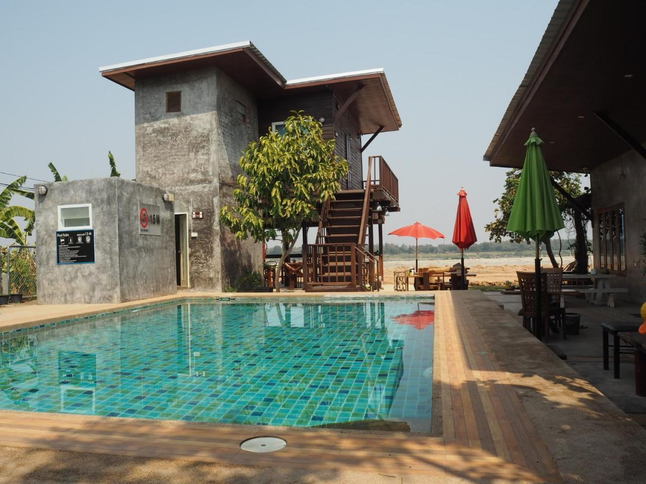 Nawiengkaeriverview Resort Mukdahan Exterior photo